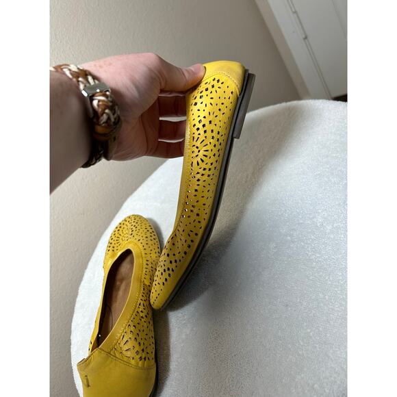 Vionic Yellow Robyn Perforated Leather Flats - Picture 9 of 11